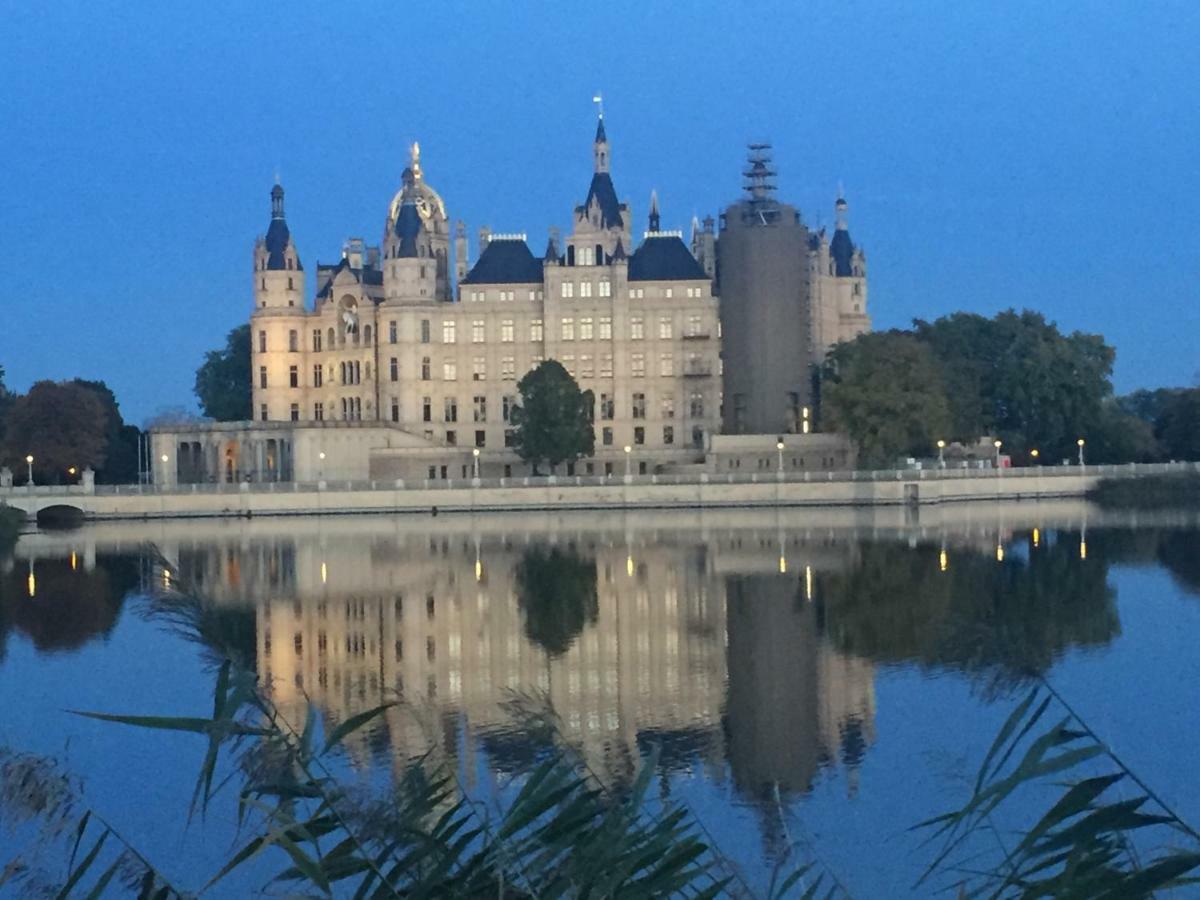 Schlosspark Residenz شفيرين المظهر الخارجي الصورة